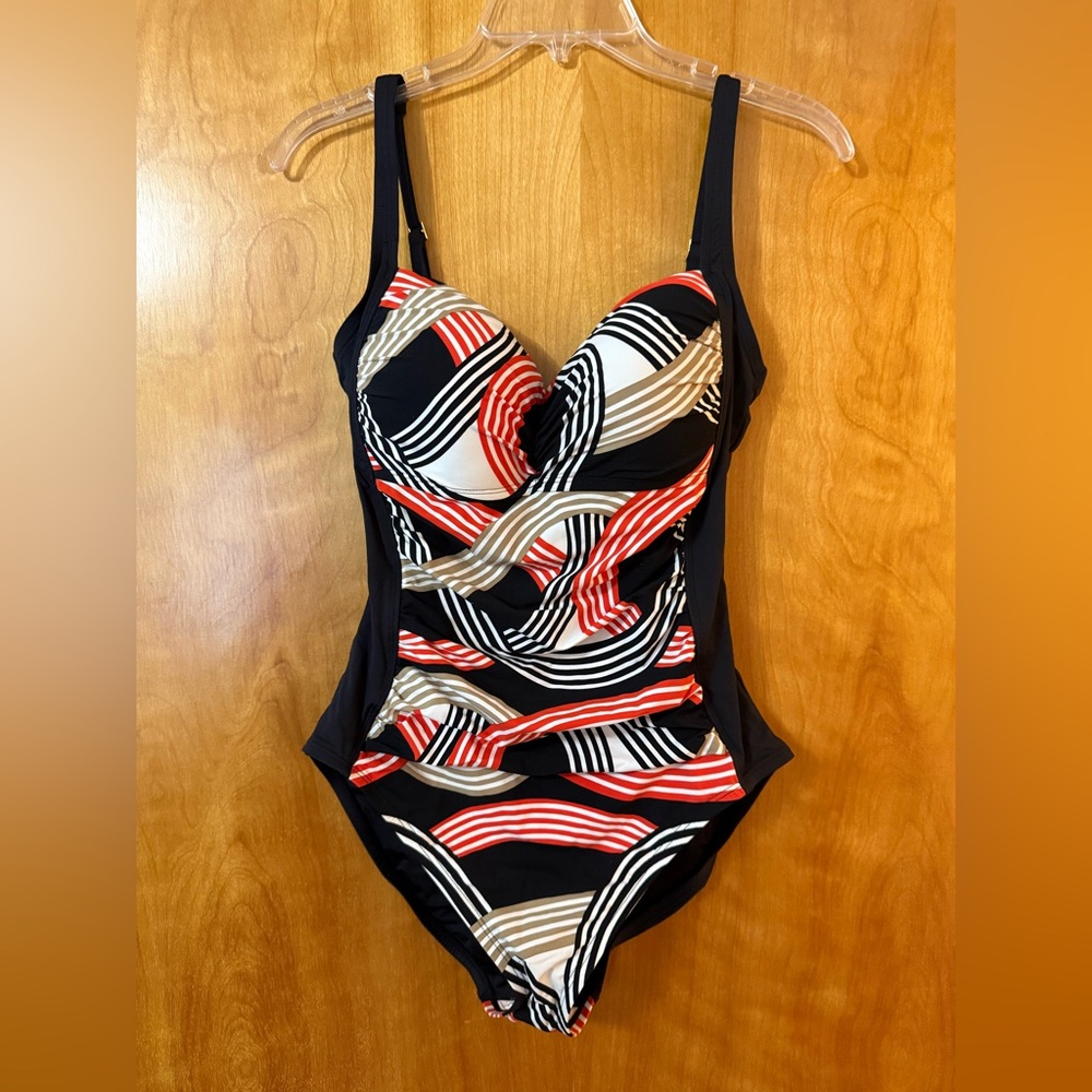 La Blanca Mio Sweetheart Swim Suit Wireless Geometric One Piece Swimsuit NWT 12